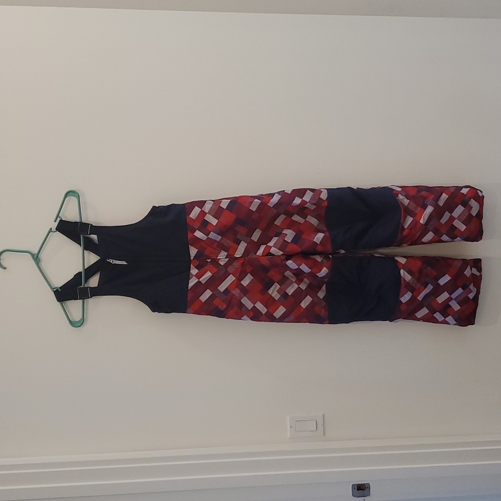 Boys ski bibs and gloves